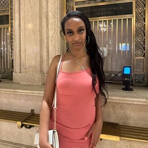 Meet your Posher, Aida